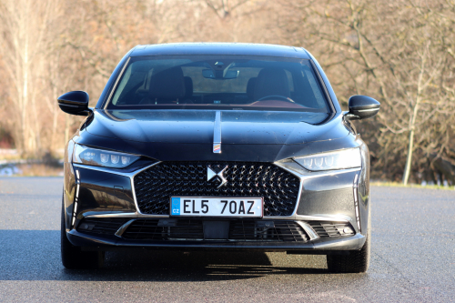 Modernizace modelu DS9 snad podpoří prodeje, protože tento luxusní sedan si zaslouží větší pozornost.