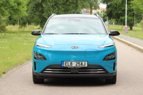 Hyundai-Kona-EV-2021-12