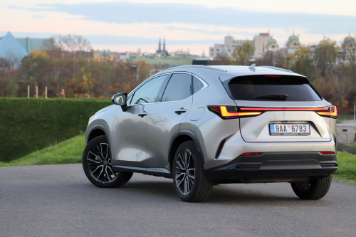 Novy-Lexus-NX-350h-2