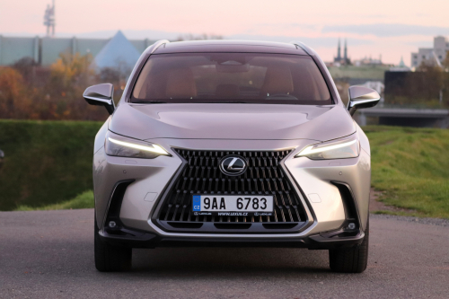 Novy-Lexus-NX-350h-22