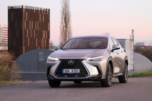 Novy-Lexus-NX-350h-23