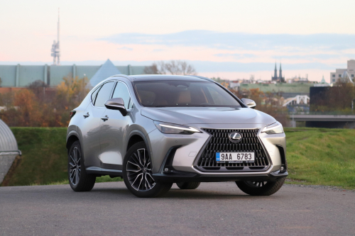 Novy-Lexus-NX-350h-8