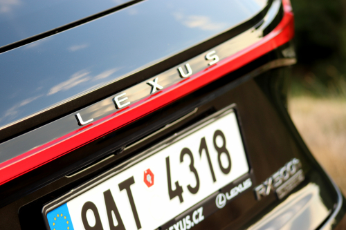 Lexus-RX500h-4