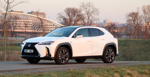 Lexus-UX-2023-16