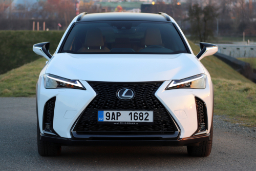 Lexus-UX-2023-18