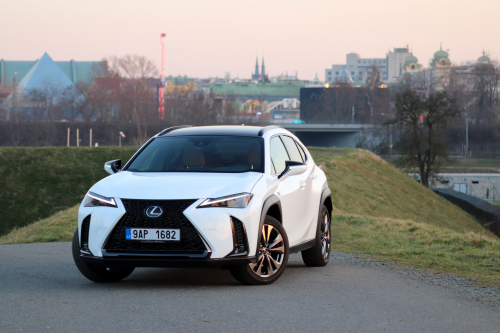 Lexus-UX-2023-26