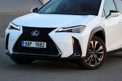 Lexus-UX-2023-28