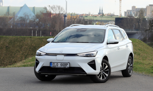Prodejní trhák asi MG5 nebude, v případě, kdyby vpředu pracoval spalovací motor, by situace byla zcela jistě jiná.