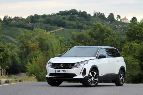 Peugeot 5008 je i po letech provozu stále šik!