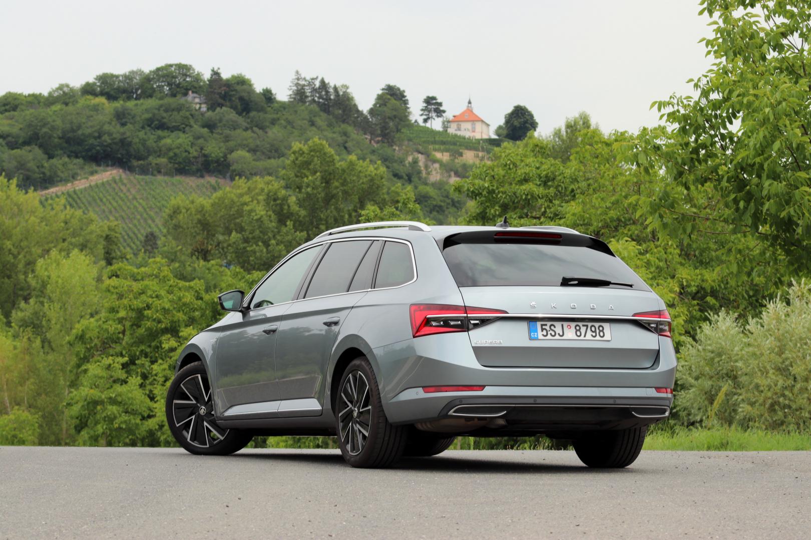 New-Skoda-Superb-LaurinKlement-9