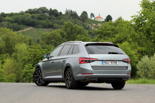 New-Skoda-Superb-LaurinKlement-10