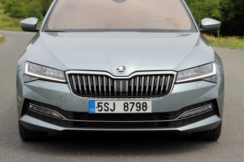 New-Skoda-Superb-LaurinKlement-7