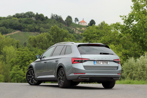 New-Skoda-Superb-LaurinKlement-8