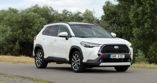 Toyota-Corolla-Cross-2023-13