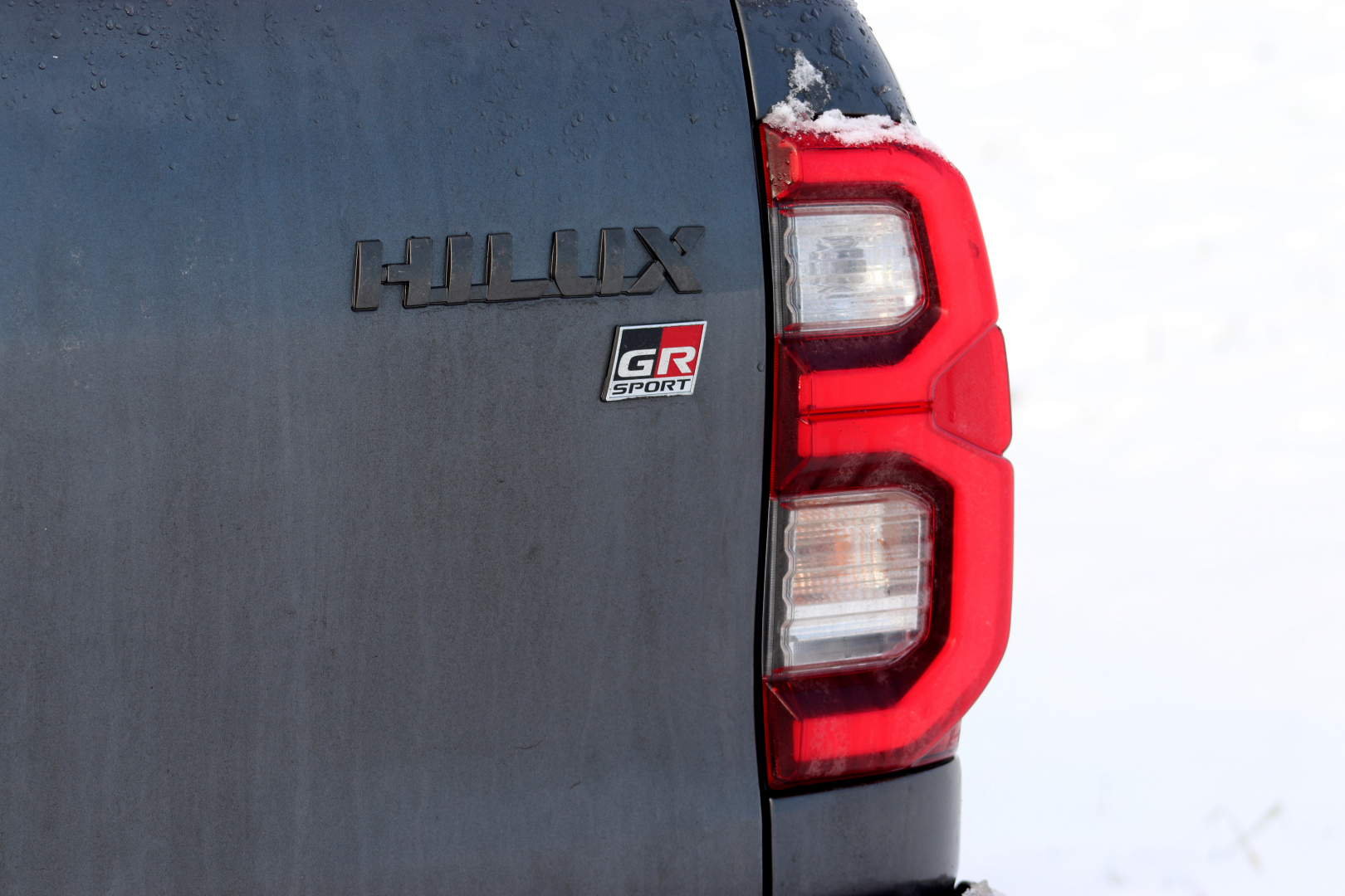 Emblém GR Sport naleznete i na zádi vozu.