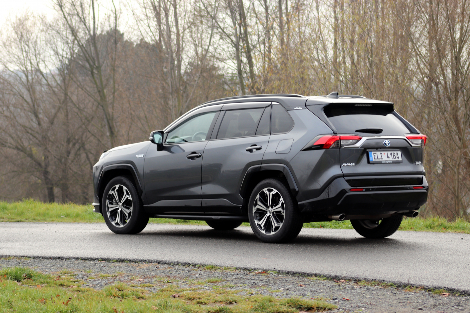 Toyota-RAV4-plug-in-hybrid-2022-12