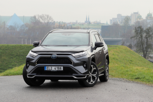 Toyota-RAV4-plug-in-hybrid-2022-15