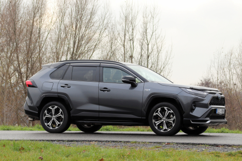 Toyota-RAV4-plug-in-hybrid-2022-22