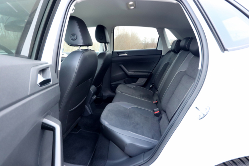 Na krajních sedadlech lze bezpečně upevnit dvě dětské autosedačky díky systému Isofix.