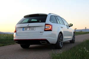 Škoda Octavia Combi RS 2.0 TSI (1)