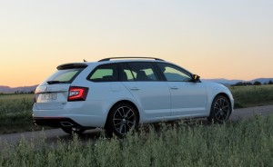 Škoda Octavia Combi RS 2.0 TSI (2)