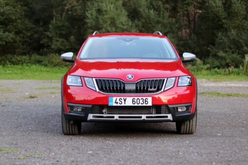 Škoda Octavia Scout 2019 (10)