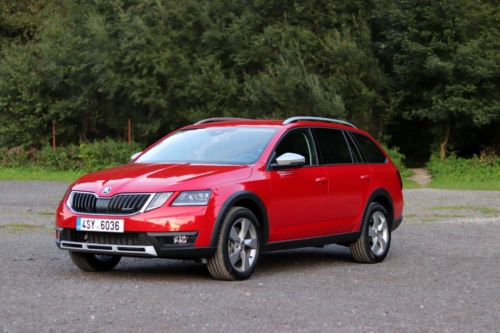 Škoda Octavia Scout 2019 (11)