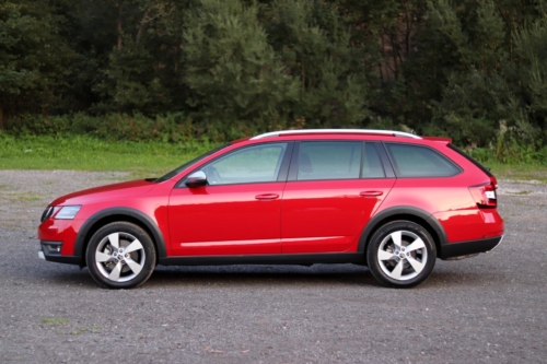 Škoda Octavia Scout 2019 (15)