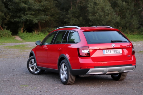 Škoda Octavia Scout 2019 (21)