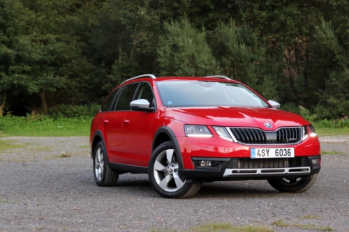 Škoda Octavia Scout 2019 (6)