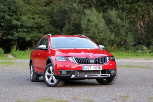 Škoda Octavia Scout 2019 (8)