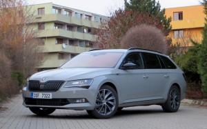 Škoda Superb Combi 2018 (13)