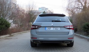 Škoda Superb Combi 2018 (20)