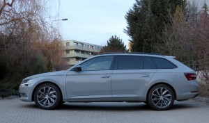 Škoda Superb Combi 2018 (22)