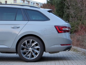 Škoda Superb Combi 2018 (24)