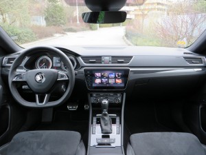 Škoda Superb Combi 2018 (35)