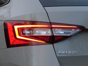 Škoda Superb Combi 2018 (9)