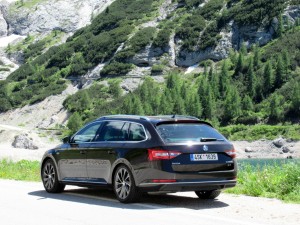 Škoda Superb Combi 2.0 tdi 4x4 (15)