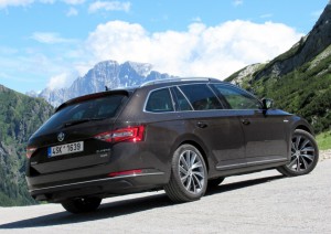 Škoda Superb Combi 2.0 tdi 4x4 (24)