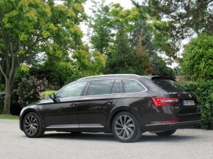 Škoda Superb Combi 2.0 tdi 4x4 (31)