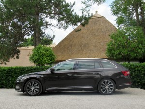 Škoda Superb Combi 2.0 tdi 4x4 (32)