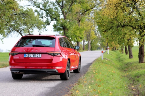 Škoda Superb Combi Sportline (1)