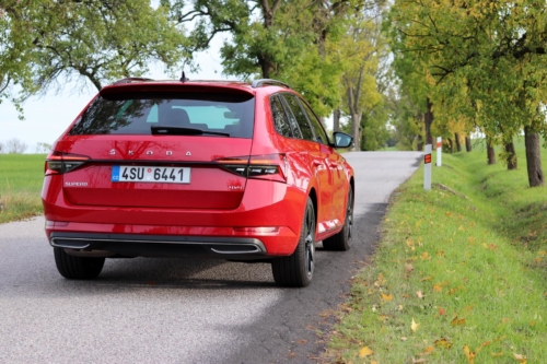 Škoda Superb Combi Sportline (2)