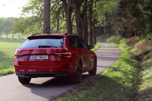 Škoda Superb Combi Sportline (3)