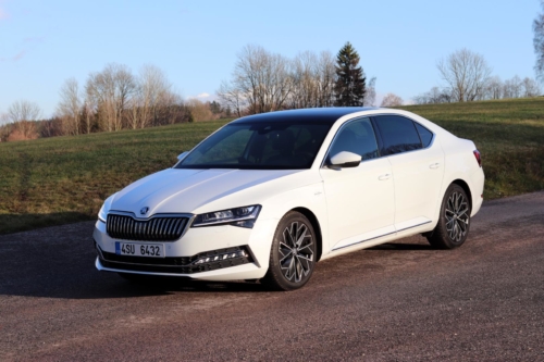 Škoda Superb LaurinKlement 2020 (10) (1)