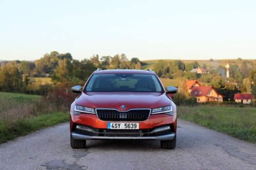 Nová Škoda Superb 2020 (19)