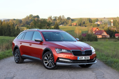 Nová Škoda Superb 2020 (23) (1)