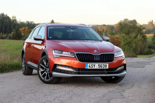 Nová Škoda Superb 2020 (24) (1)