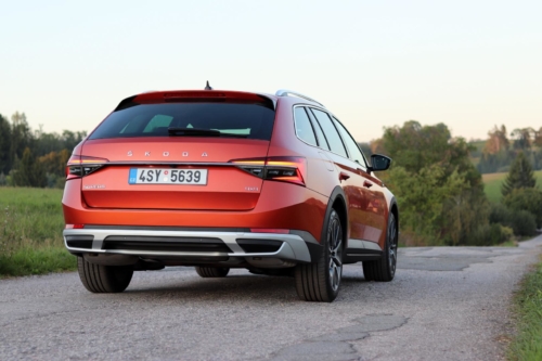 Nová Škoda Superb 2020 (37)