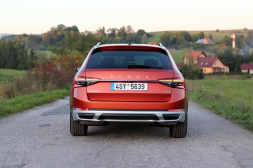 Nová Škoda Superb 2020 (39)